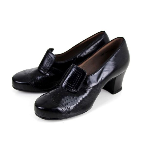 VINTAGE PERFORATED BLACK GENUINE LEATHER MID HEEL ROUND TOE PULL ON SHOES Sz 4D - Picture 2 of 11